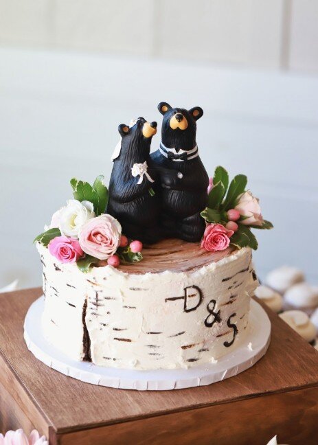 Virginia's best custom wedding cakes, farm to table dessert table & dessert grazing table  | luray, charlottesville, loudoun county, culpeper, harrisonburg, northern virginia 