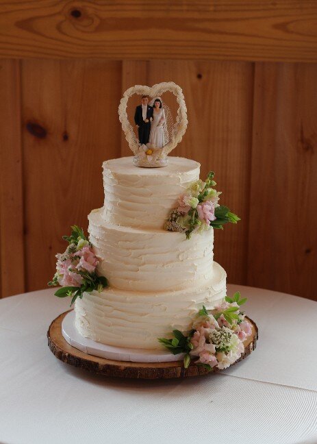 Virginia's best custom wedding cakes, farm to table dessert table & dessert grazing table  | luray, charlottesville, loudoun county, culpeper, harrisonburg, northern virginia 